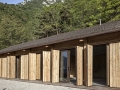 casa residenza rifugio garda lago paesaggio montagne panorama architettura sostenibile legno settamenti copertura scandole